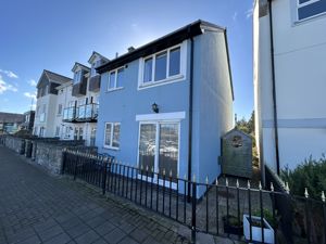 Photo 25- click for photo gallery